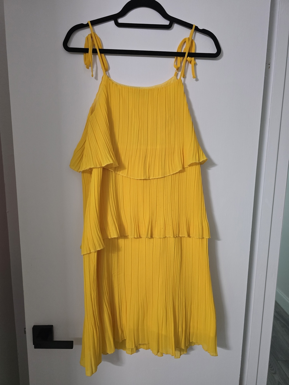 Romeo & Juliet Couture Sunny Yellow Pleated Tiered Midi Dress